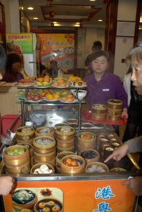 Çinlilerin gittiği bir lokanta, Dumpling (mantı), örgü sepetlerde buharda pişmiş yiyecekler