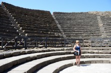 Her Roma kentinde olduğu gibi Pompei’de de bir amfitiyatro var